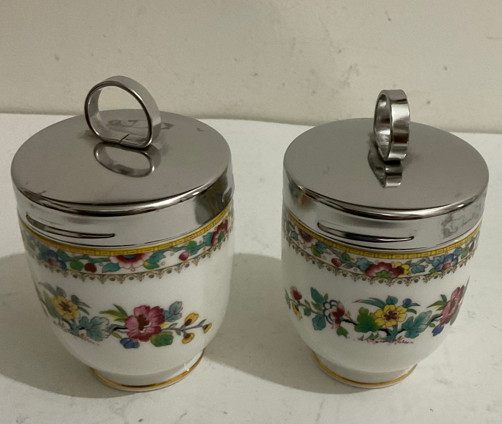 Twee Coalport porseleinen eierkoker, Ophalen of Verzenden