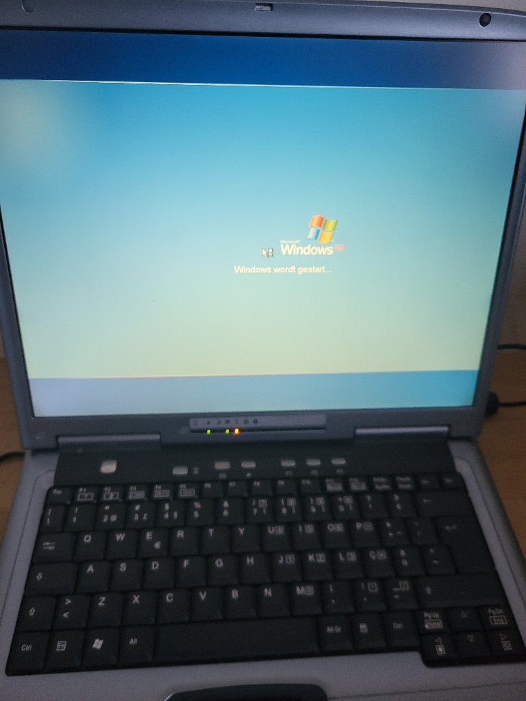 Toshiba Satellite-serie laptop met oplader vintage/retro, Verzenden, Onbekend