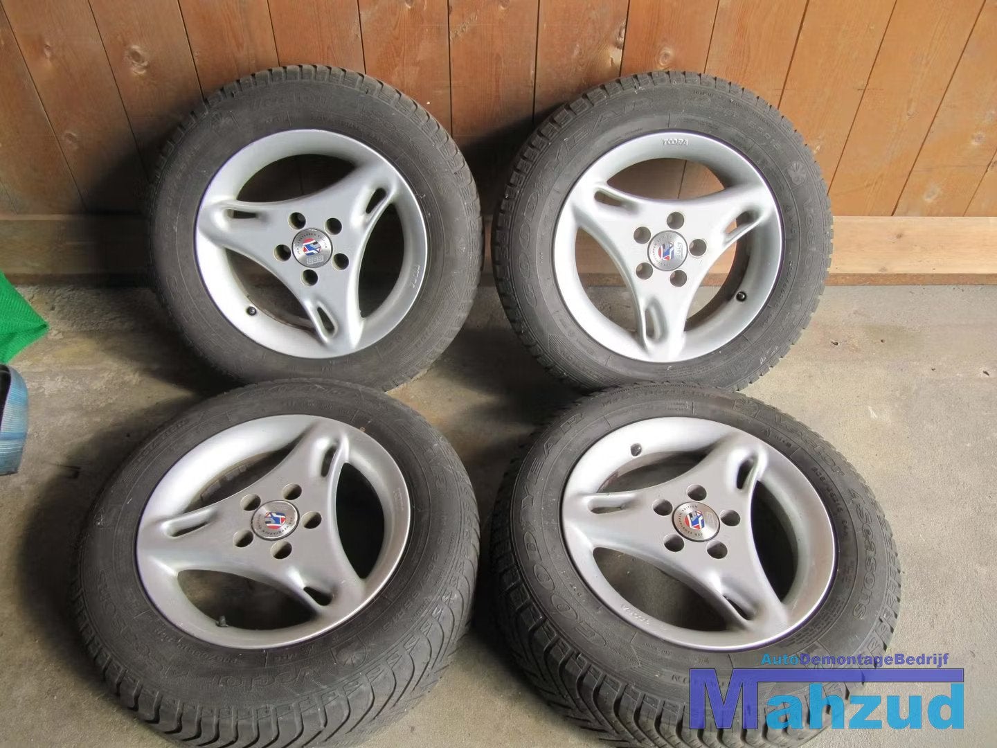 SAAB 9-5 VELGEN BANDEN 205 65 15 INCH 5X110, Gebruikt, Saab Automobile AB (defunct), Saabvagen 1
461 80  Trollhattan, SE, Ophalen of Verzenden