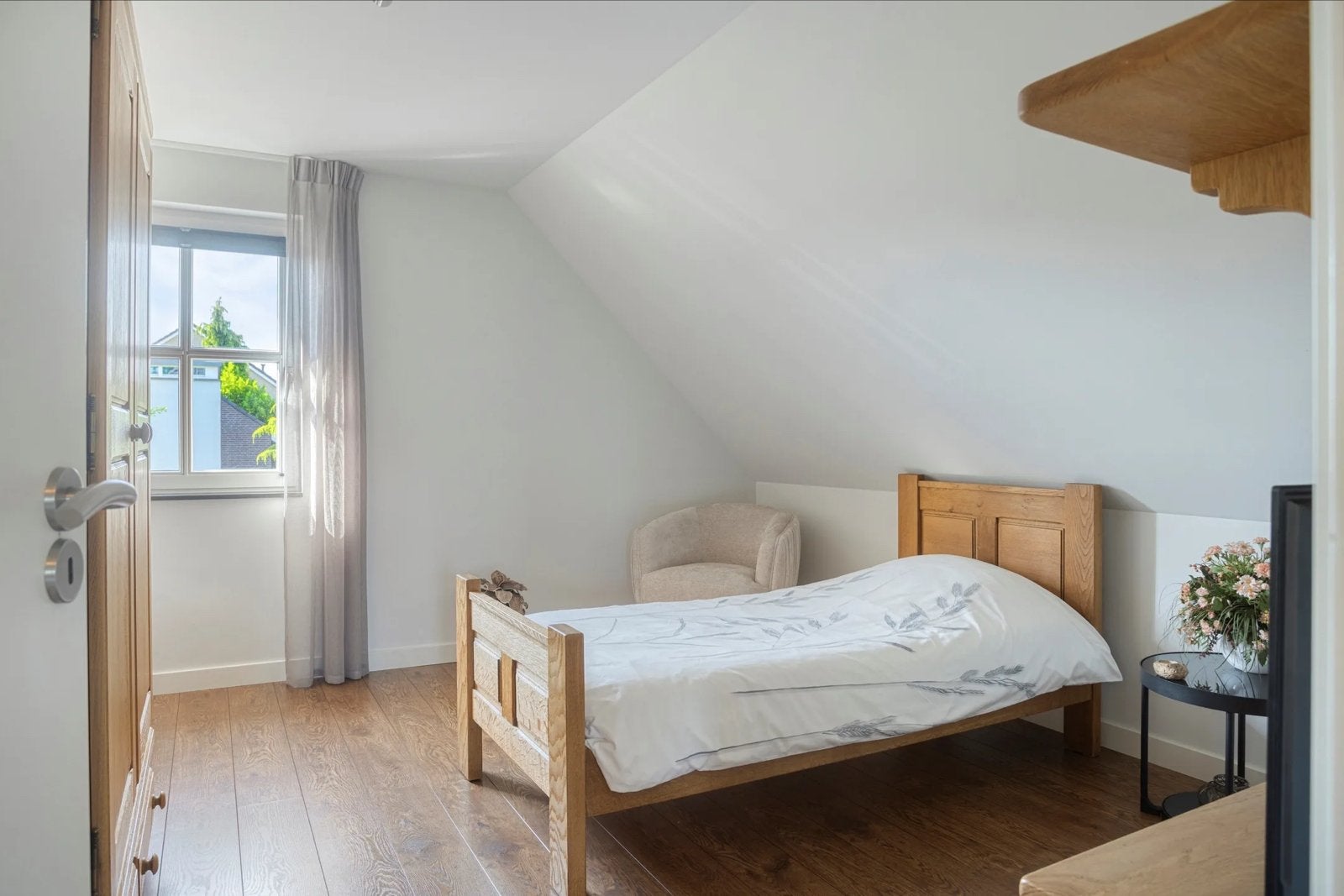 Geloogd eiken eenpersoons bed, geboend, Ophalen, Gebruikt, 90 cm, Eenpersoons