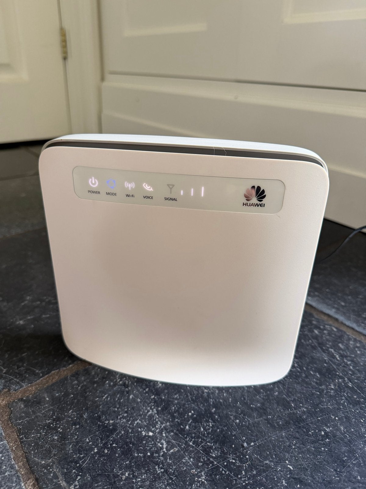 Huawei E5186 4G+ LTE Router (300 Mbps) - Wit, Ophalen of Verzenden, Zo goed als nieuw, Router
