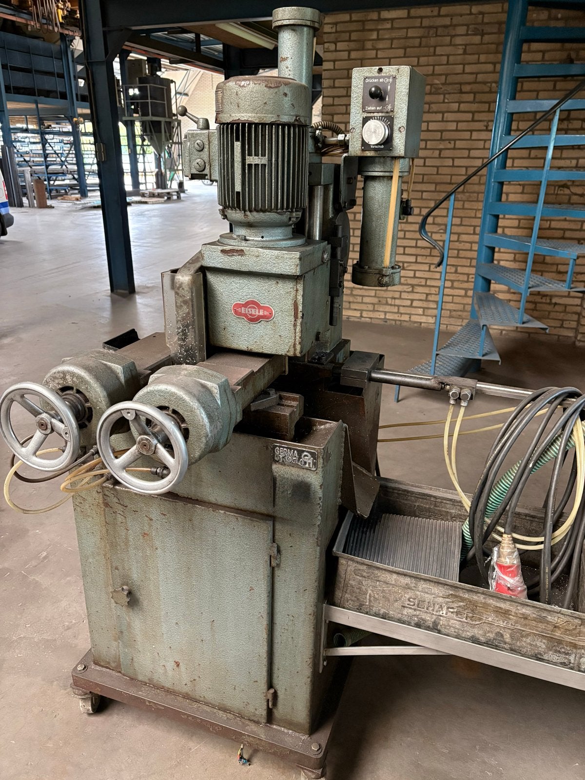 EISELE Metaalzaagmachine - Robuust en Betrouwbaar, Ophalen