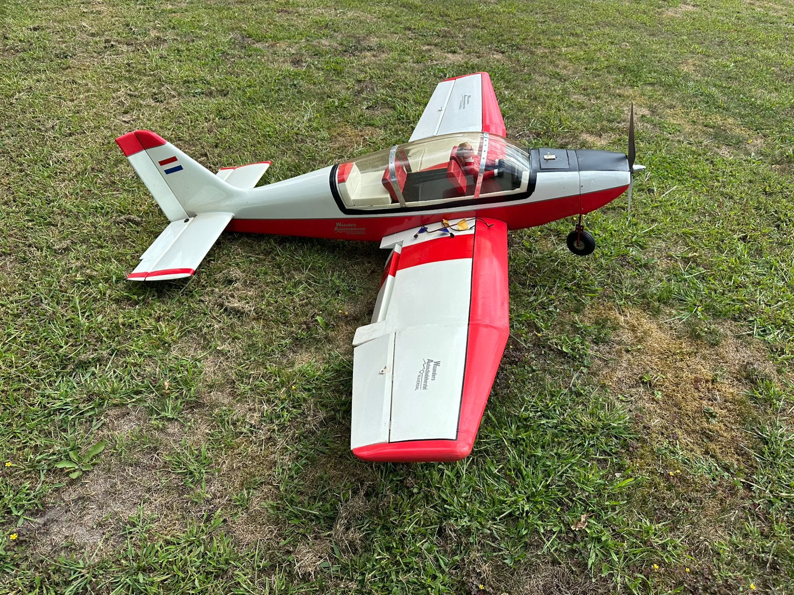 Jodel Robin RC modelvliegtuig - spanwijdte 168 cm, Hobby en Vrije tijd, Modelbouw | Radiografisch | Vliegtuigen, Ophalen, Gebruikt