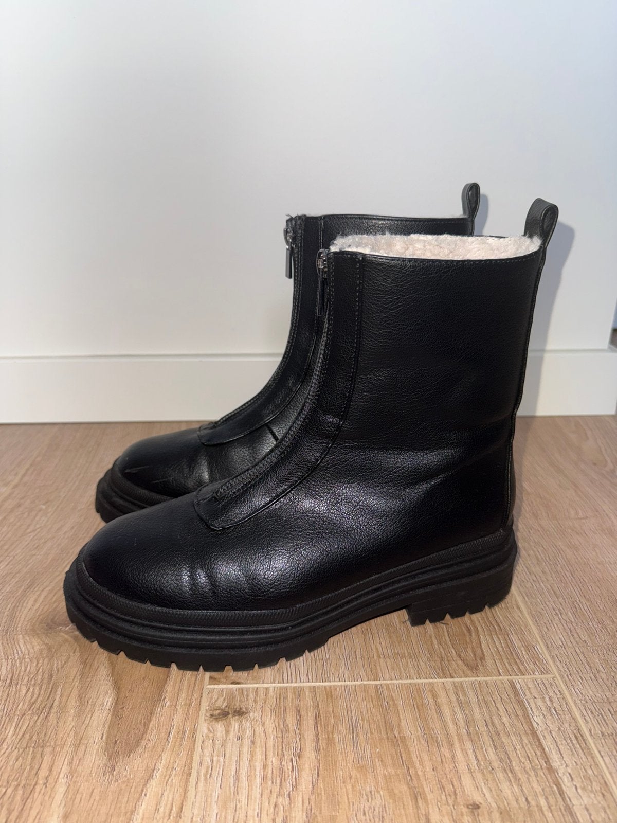 Dames Laarzen met zachte binnenkant, Kleding | Dames, Ophalen of Verzenden, Zo goed als nieuw, Zwart, Hoge laarzen