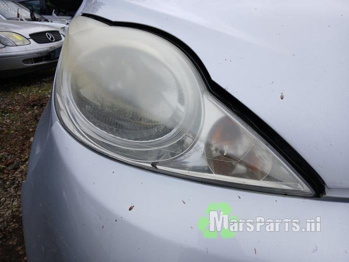 Koplamp rechts van een Peugeot 107, Gebruikt, -, -, Ophalen of Verzenden