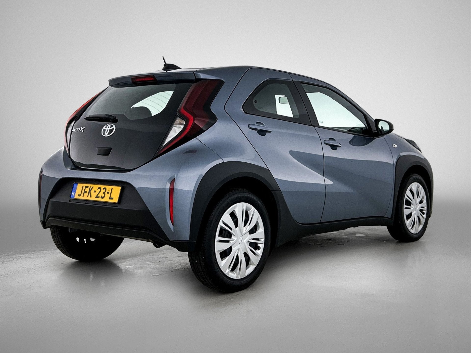 Toyota Aygo X 1.0 VVT-i MT Play | Airco | Achteruitrijcamera, Stof, Gebruikt, Euro 6, 920 kg