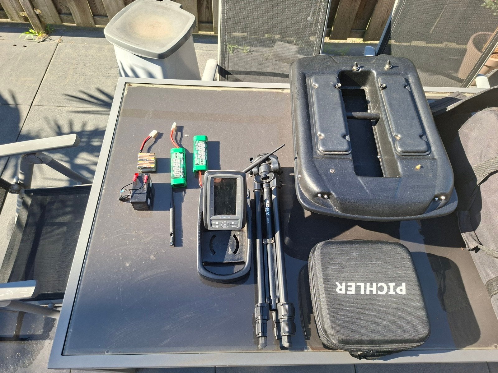 voerboot met ingebouwde dieptemeter toslon Tf500 + 
statief, Watersport en Boten, Ophalen, Zo goed als nieuw, Complete set