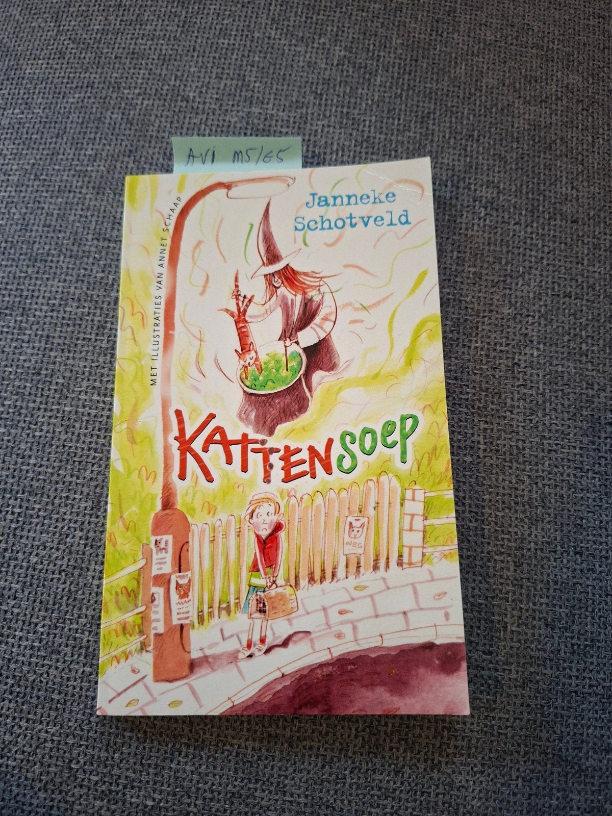 Kattensoep - J. Schotveld (AVI M5/E5), Ophalen of Verzenden, Zo goed als nieuw, Janneke Schotveld, Fictie algemeen