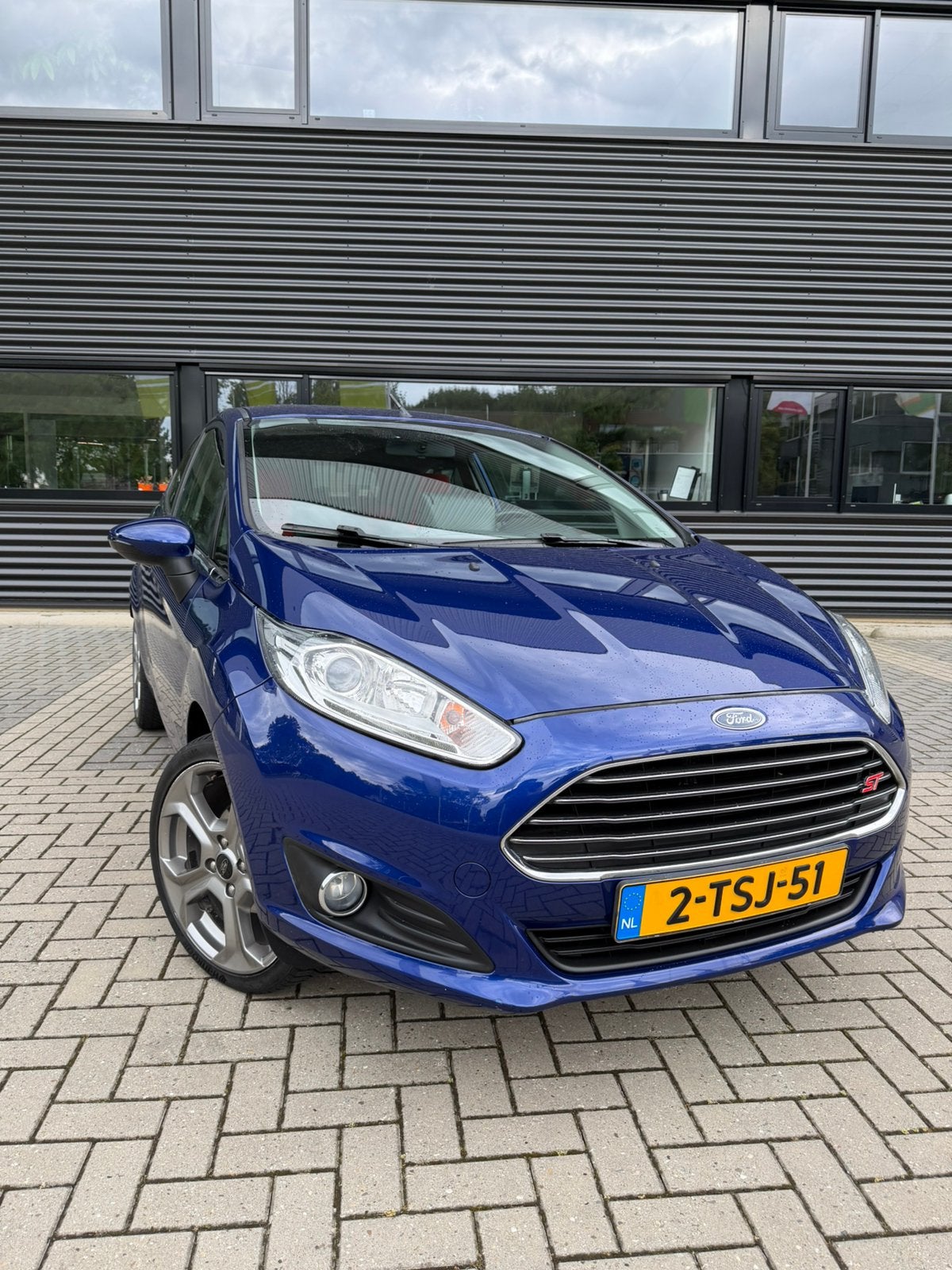 Ford Fiësta 1.0 80PK 3D 2014 Blauw (ST interieur), Auto's, 31 €/maand, Blauw, 23 km/l, Origineel Nederlands