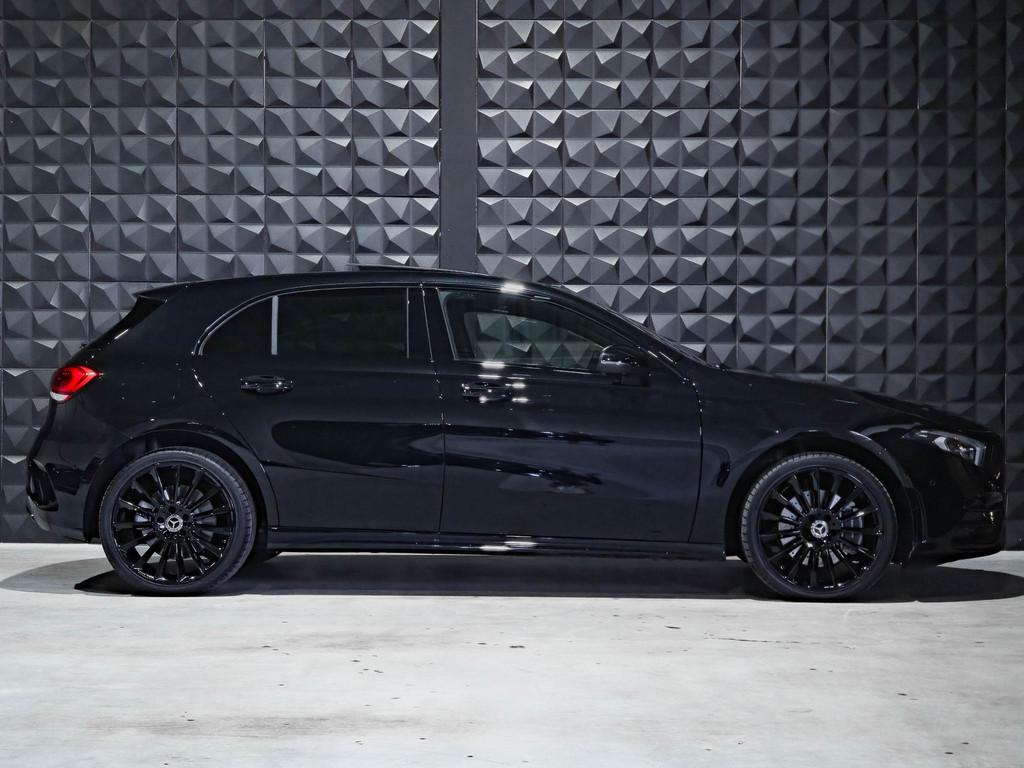 Mercedes-Benz A-klasse 250 e AMG Line | Pano | 19"| Topv | A, 12 maanden, Stof, Gebruikt, 4 cilinders