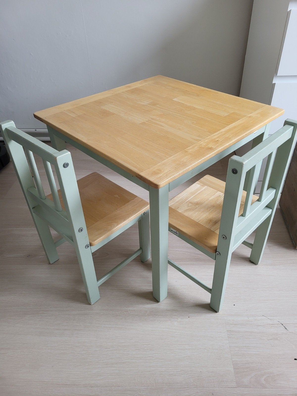 kindertafel met 2 stoelen, Ophalen, Gebruikt, Tafel(s) en Stoel(en)