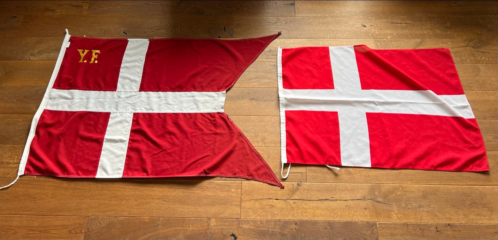Deense vlag 2 stuks, Ophalen of Verzenden