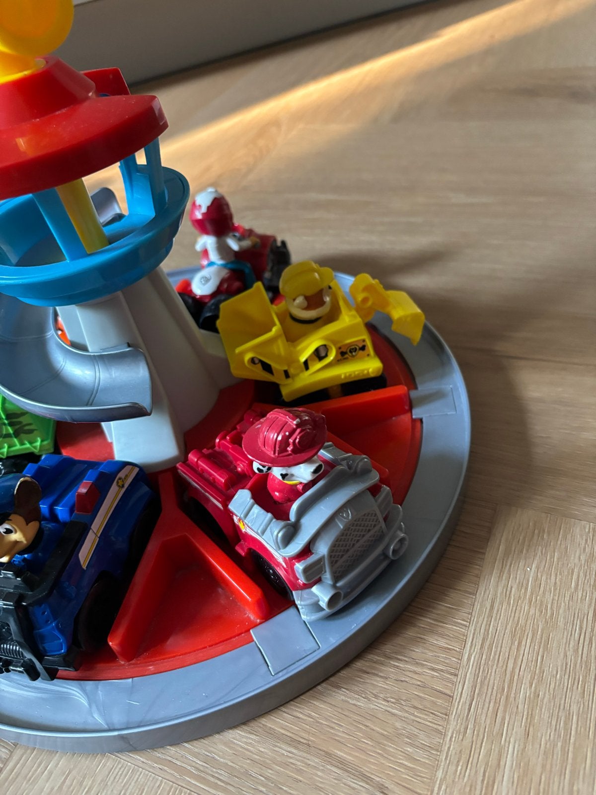 Paw Patrol Baan met Brug en Uitkijktoren + Auto's, Kinderen en Baby's, Speelgoed | Speelgoedvoertuigen, Ophalen, Gebruikt