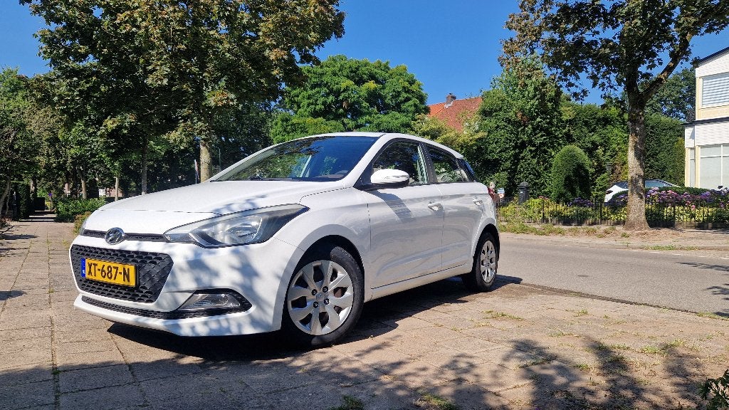 Hyundai i20 1.1 Crdi 5-DRS 2016 Wit, Auto's, Hyundai, Voorwielaandrijving, 450 kg, 74 pk, 1120 cc