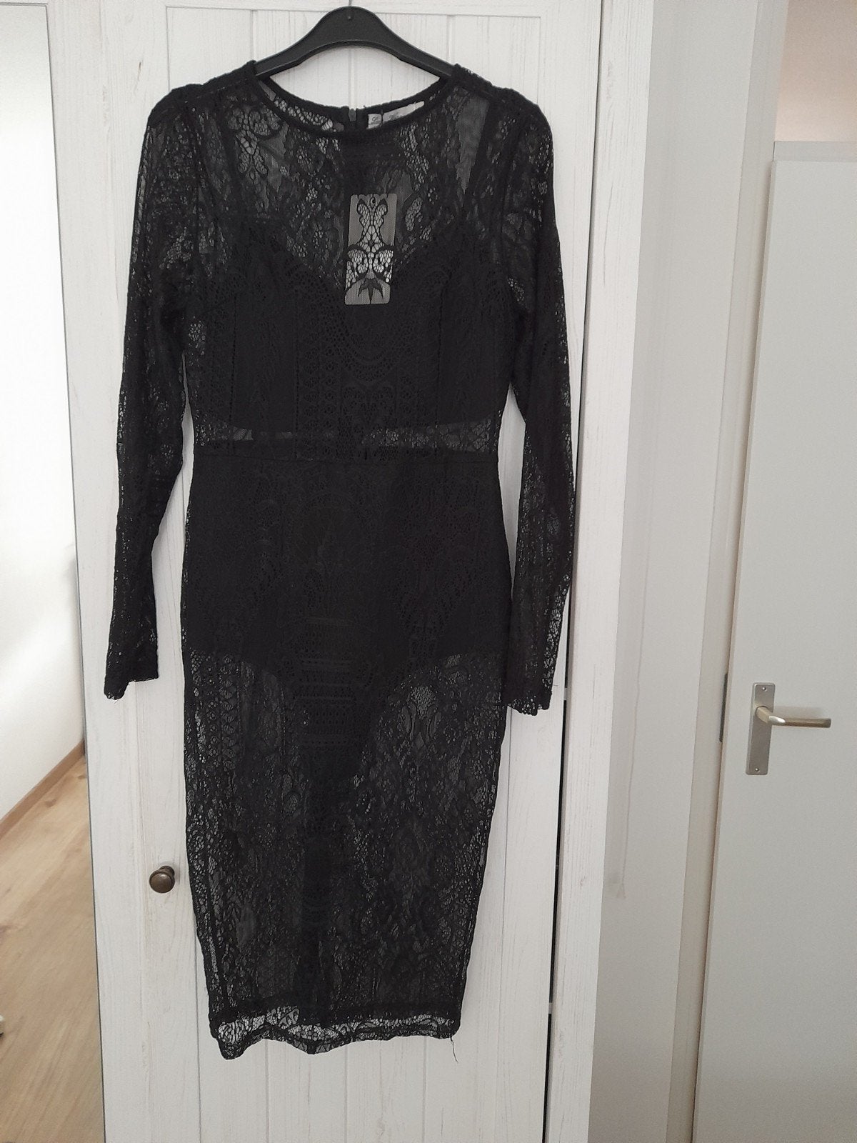 Lucy Wang Zwarte Kanten Jurk Maat L, Ophalen, Lucy Wang, Zwart, Maat 42/44 (L)