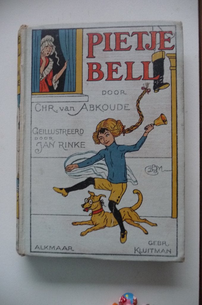 LINNEN KAFT BOEK V KLUITMAN , PIETJE BELL ROND 1920, 220 BLZ, Antiek en Kunst, Antiek | Boeken en Bijbels, Verzenden, CHR VAN ABKOUDE 1927