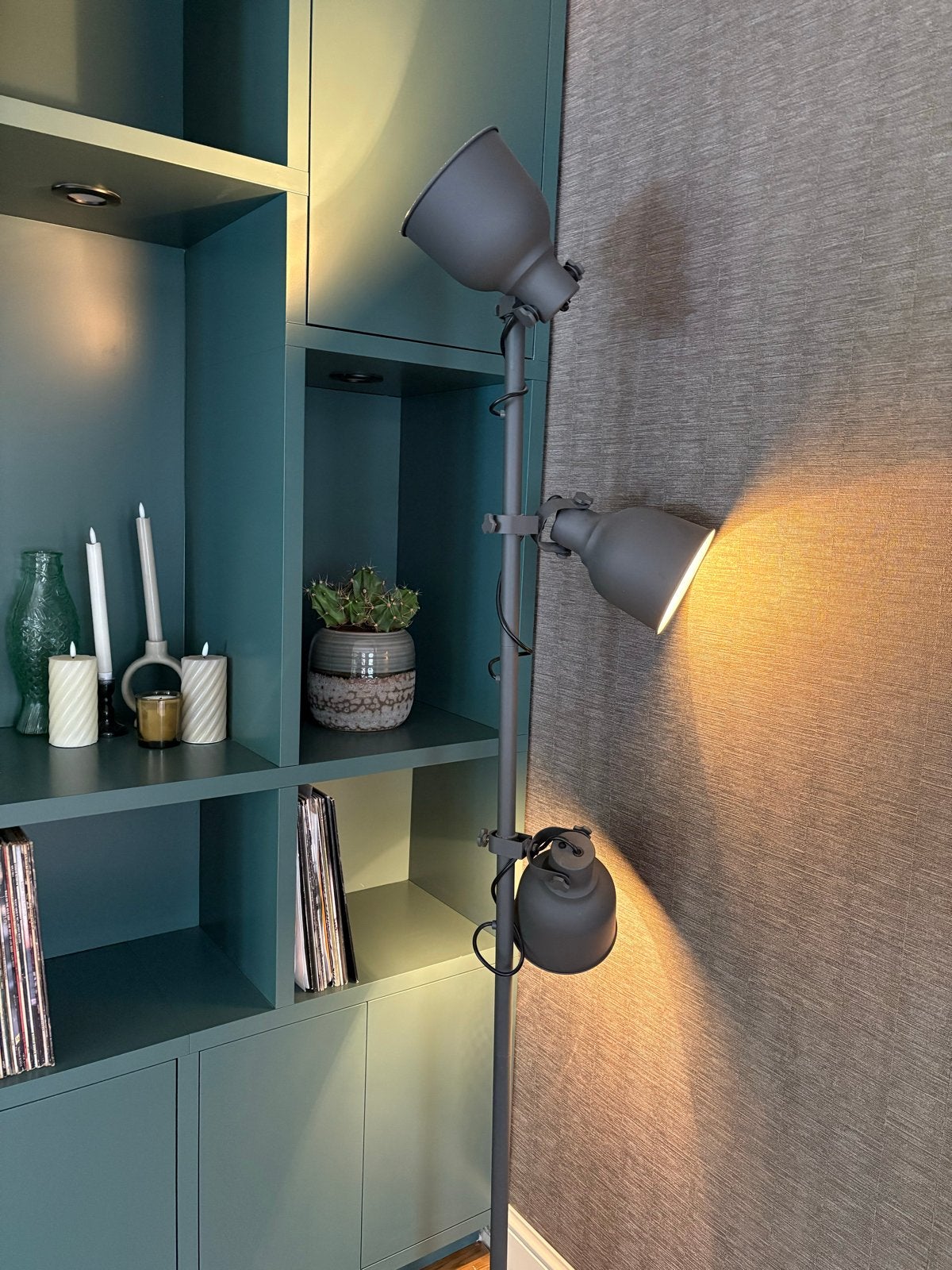 Moderne vloerlamp met 3 verstelbare spots, grijs, Ophalen, E14 (klein), Zo goed als nieuw, Metaal