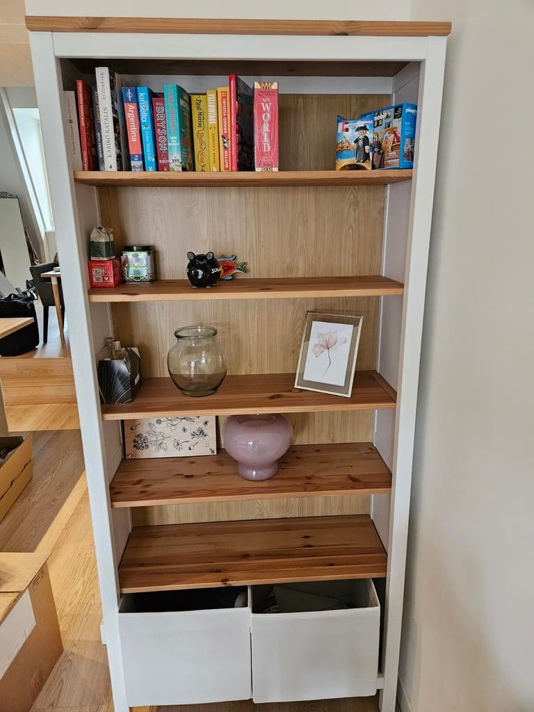 Hemnes boekenkast wit met hout, library in perfecte staat, Ophalen, Met plank(en), 50 tot 100 cm, Zo goed als nieuw