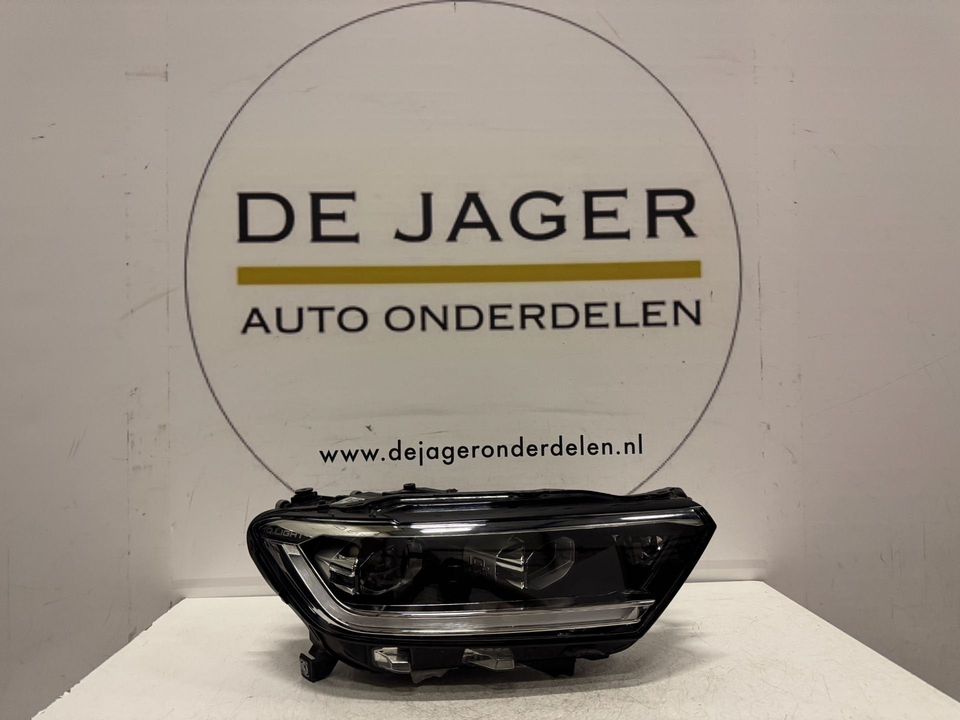 VW T ROC T-ROC FACELIFT VOL LED KOPLAMP RECHTS 2GA941036AT, Gebruikt, Volkswagen, Volkswagen AG, Berliner Ring 2
38440  Wolfsburg, DE