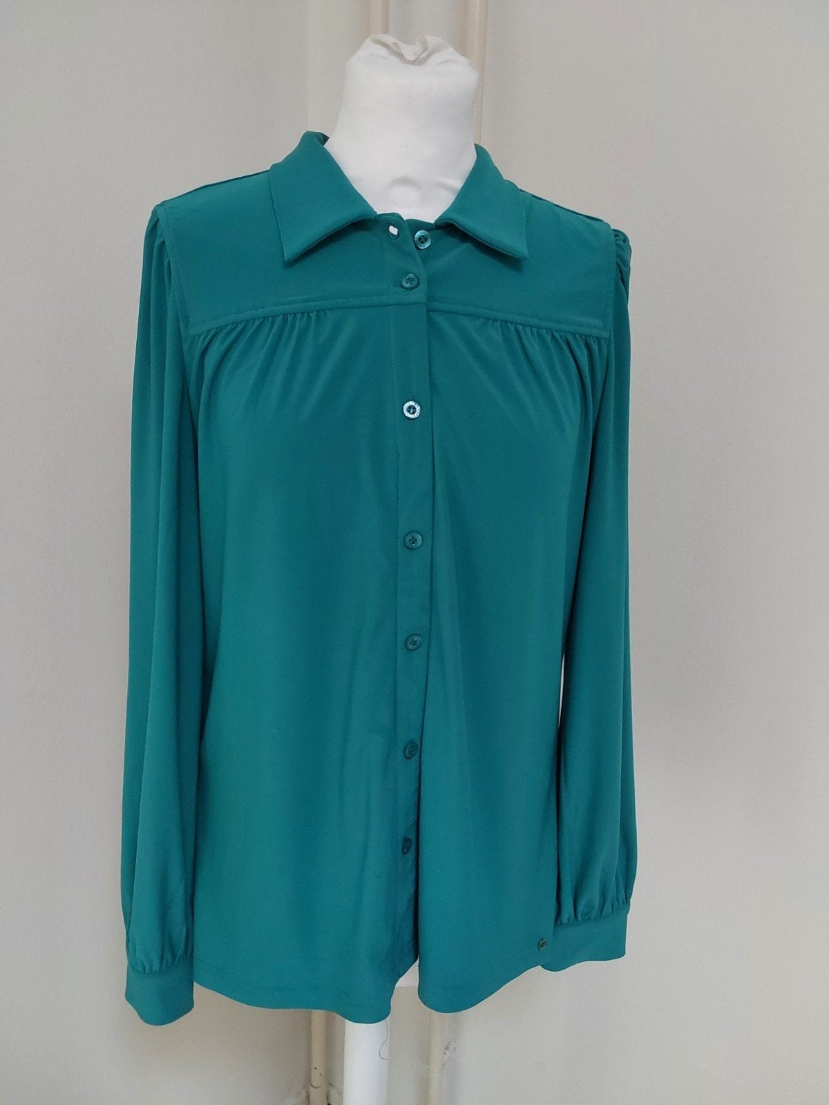 Prachtige blouse van Maicazz maat M, okselm 55cm, travelstof, Maicazz, Verzenden, Zo goed als nieuw, Maat 38/40 (M)