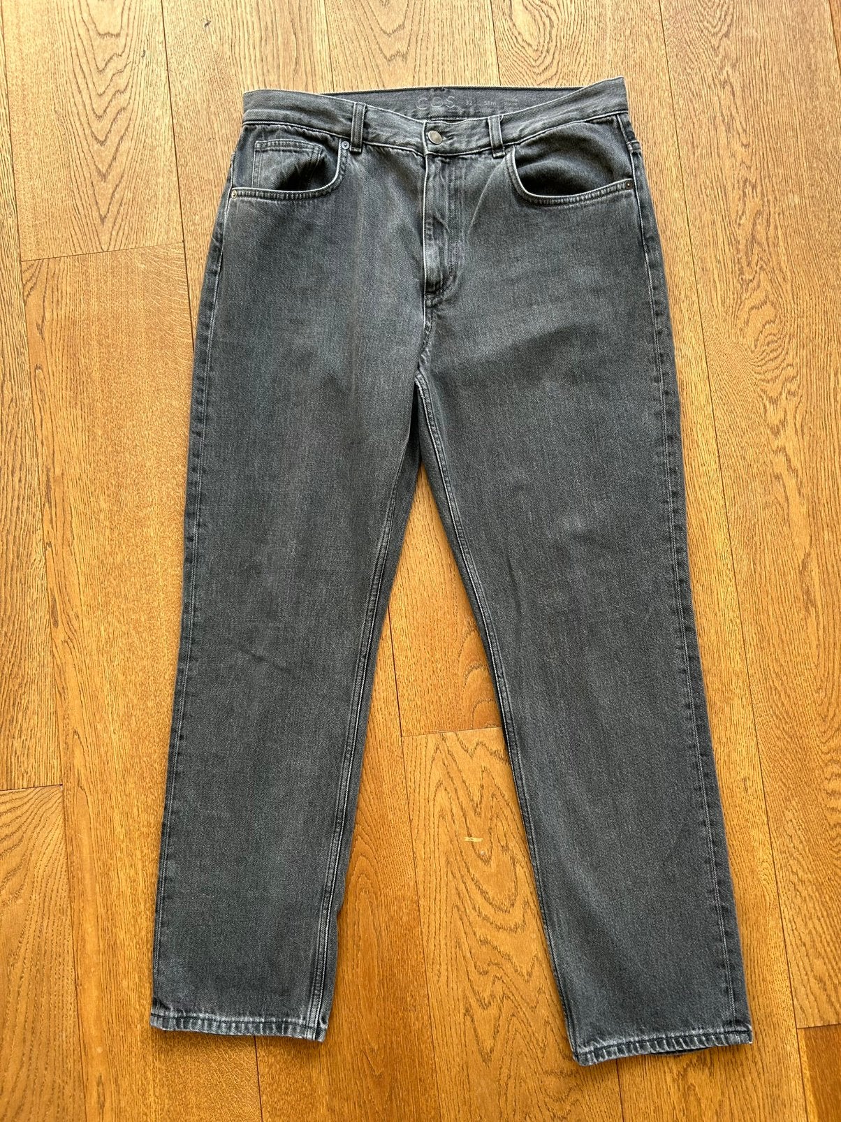 COS grijze jeans maat 32, Ophalen of Verzenden, Zo goed als nieuw, Grijs, W30 - W32 (confectie 38/40)