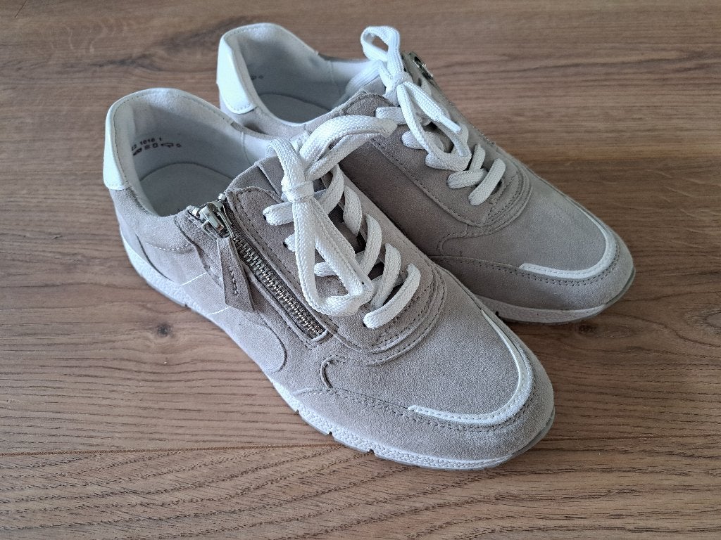 Prachtige sneakers merk Medicus maat 5,5 (38,5-39) als nieuw, Medicus, Beige, Ophalen of Verzenden, Sneakers of Gympen