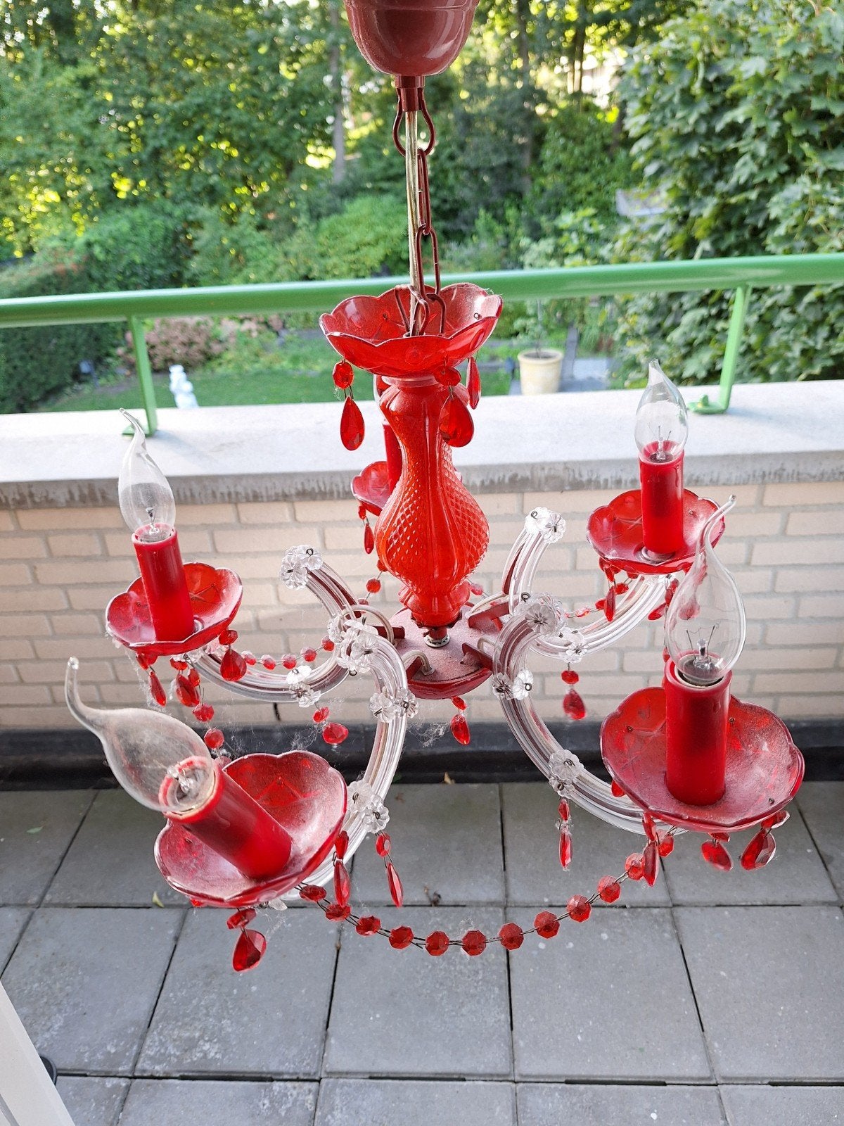 Rode kroonluchter met 5 armen en kristallen details, Ophalen, Gebruikt, E14 (klein), Glas