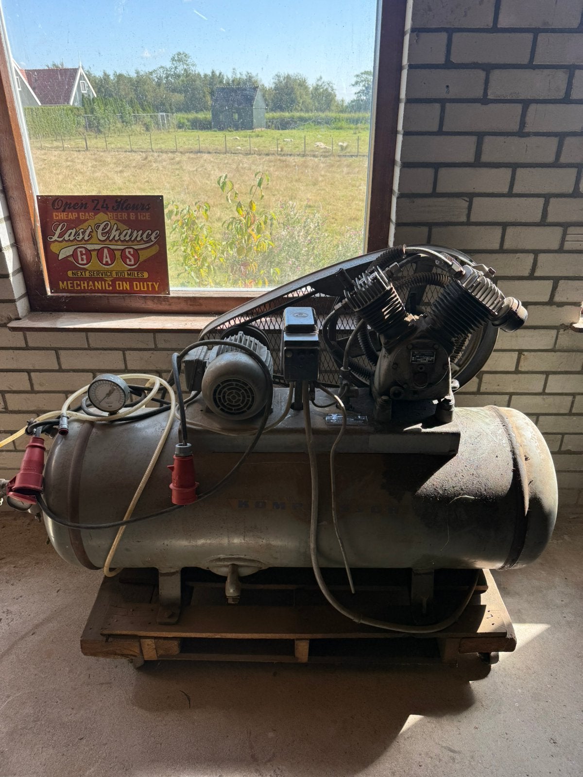 Grote Alup 2 cilinder compresssor 10 bar, 100 liter of meer, Ophalen, Zo goed als nieuw