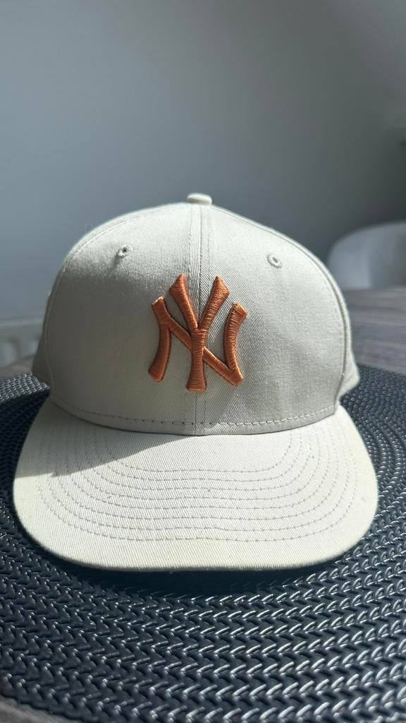 New Era NY Yankees Pet - Beige - Maat 57.7 cm, Ophalen of Verzenden, Zo goed als nieuw, Pet