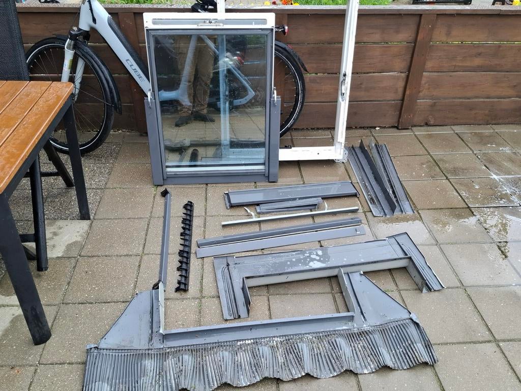Kunststof Velux dakraam 78x98 met gootstukken, Gebruikt, 80 tot 120 cm, 80 tot 120 cm, Ophalen of Verzenden