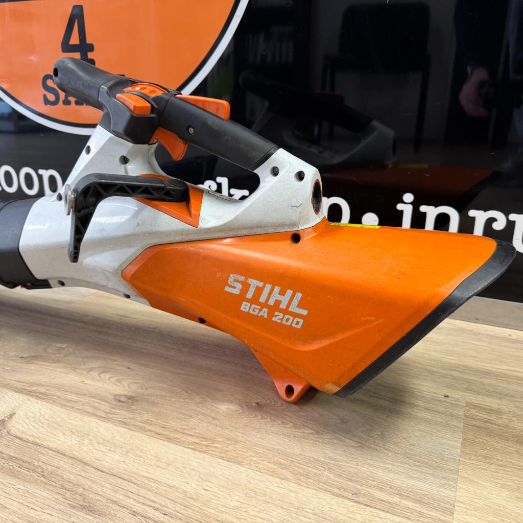 Stihl BGA 200 Bladblazer | Gebruikt, Stihl, Gebruikt, Support@stihl.com, Tihl Inc., 536 Viking Dr, Virginia Beach, 
VA 23452
USA