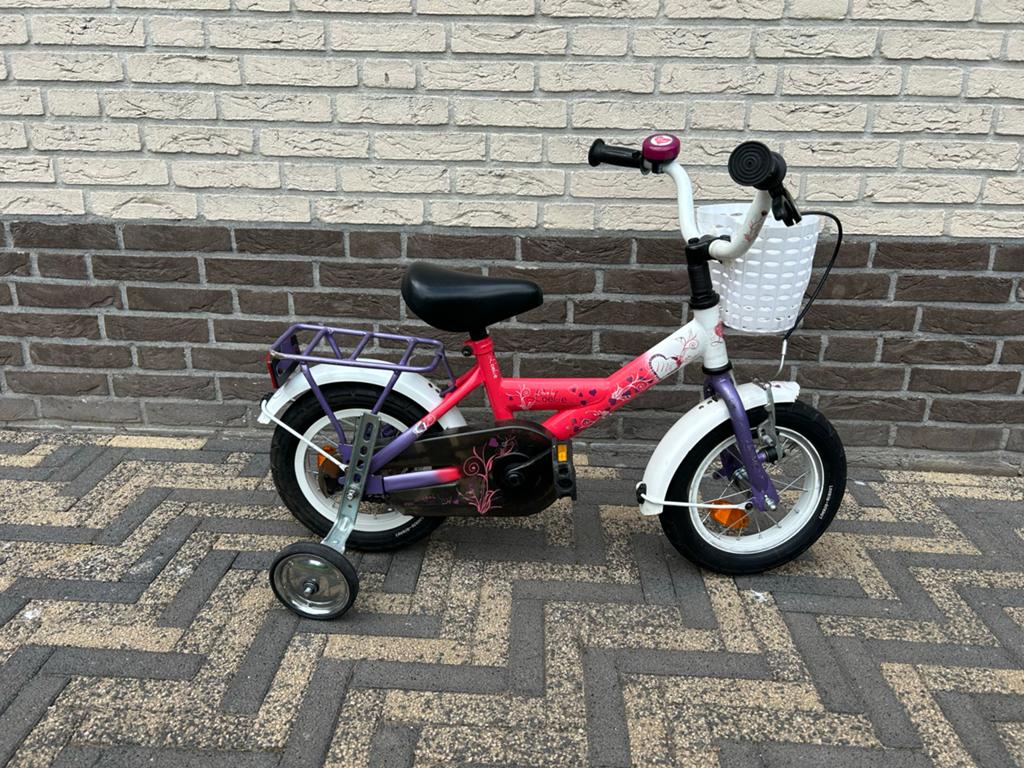 Loekie kinderfiets 12,5 inch met zijwieltjes, Ophalen, Terugtraprem, Zijwieltjes, Gebruikt