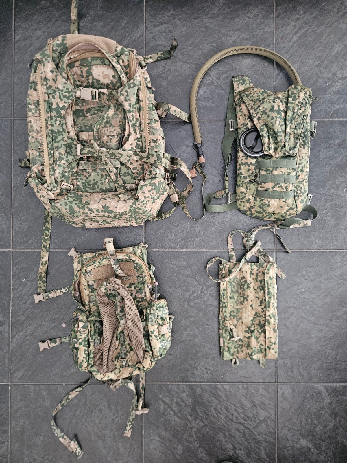 Militaire 37L rugzak en 9L rugzak en camelbag - Nieuw, Verzamelen, Ophalen of Verzenden, Landmacht, Nederland, Kleding of Schoenen