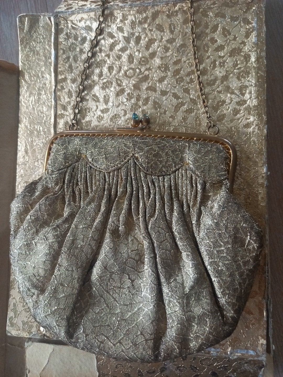 Super leuk oud operatasje van gouden brocante stof, Ophalen
