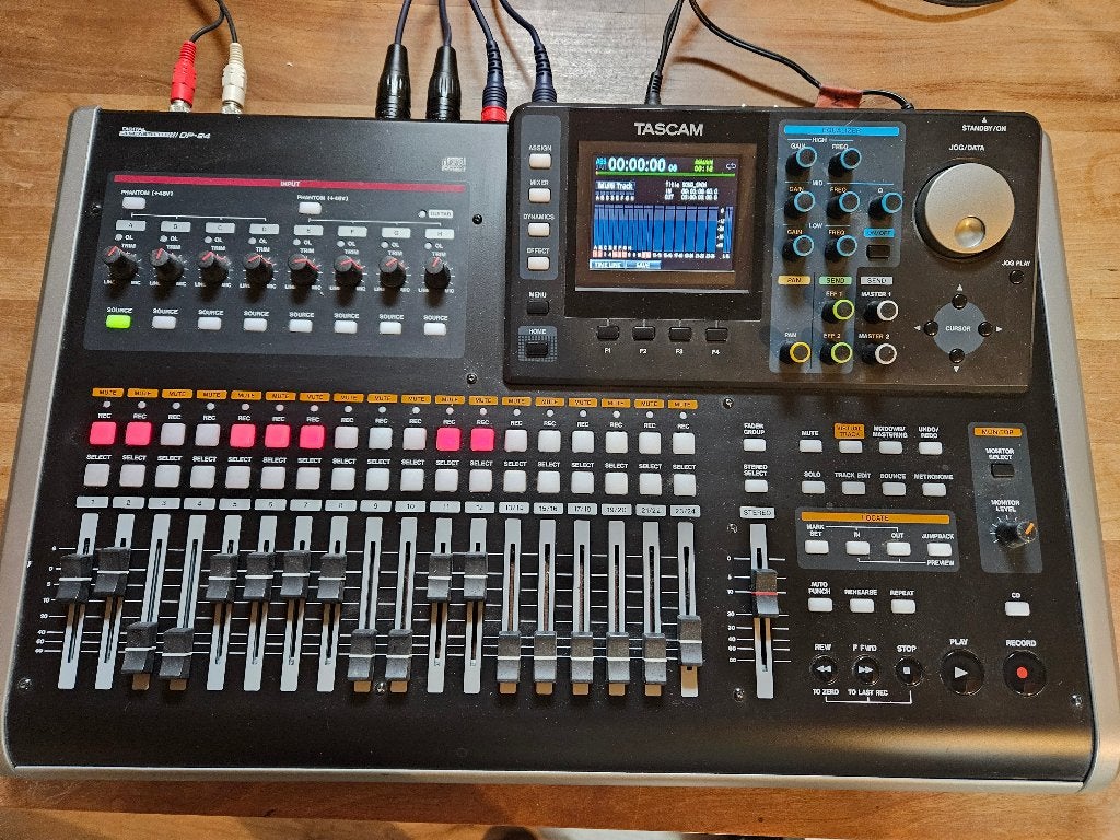 Tascam DP-24 Digitale 24-sporen Portastudio, Ophalen, Gebruikt, 20 kanalen of meer, Microfooningang