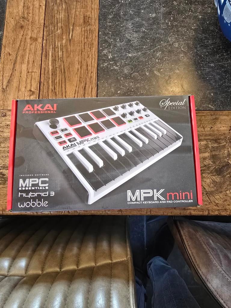 Akai MPK Mini MIDI keyboard controller (Special Edition) in, Muziek en Instrumenten, Midi-apparatuur, Nieuw, Ophalen of Verzenden