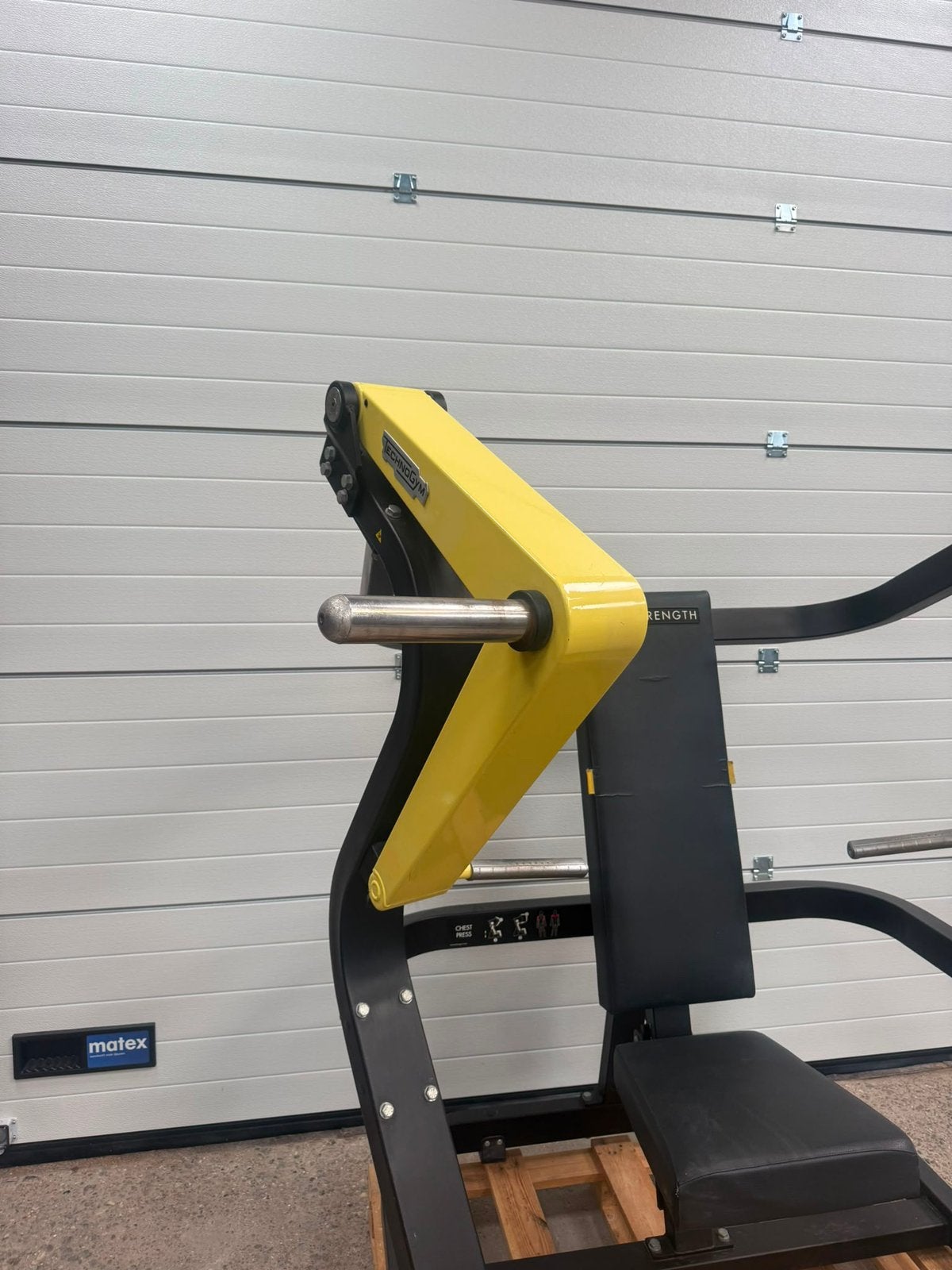 Technogym pure strength brustpresse/ chestpress, Sport en Fitness, Fitnessmaterialen, Ophalen, Gebruikt, Overige typen, X