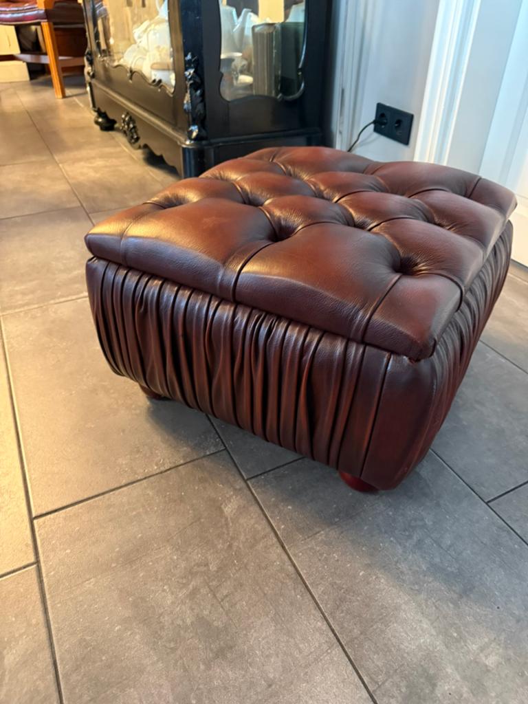 Chesterfield slipper box pouffe, Ophalen, Leer, Zo goed als nieuw, 50 tot 75 cm