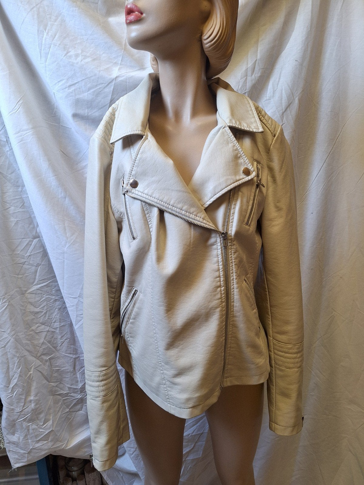 Beige jas, Ophalen of Verzenden, Zo goed als nieuw, Maat 42/44 (L), Beige