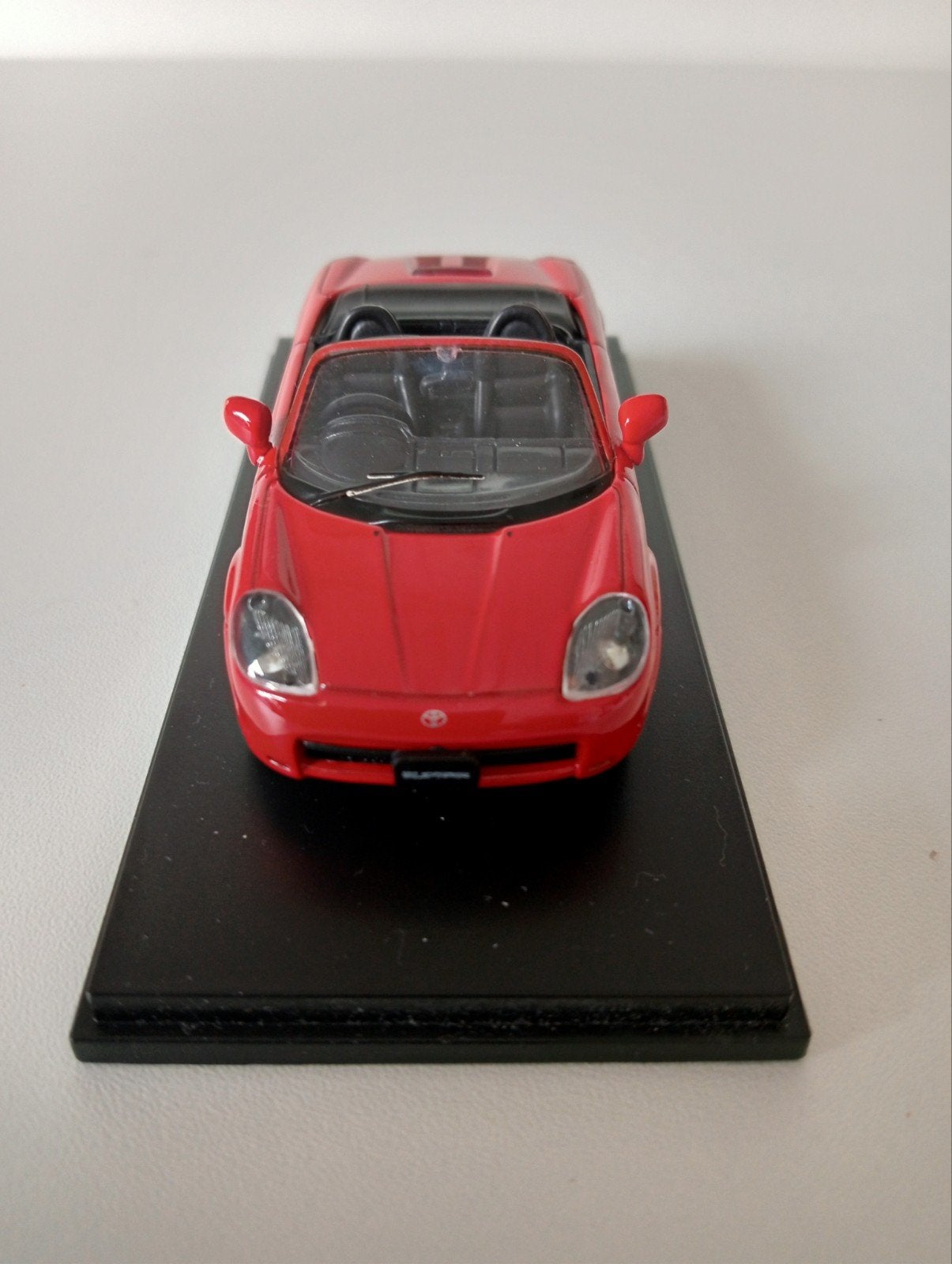 Toyota MR2 Spyder schaalmodel rood 1:43 nieuw., Ophalen of Verzenden, Nieuw, Auto, Overige merken