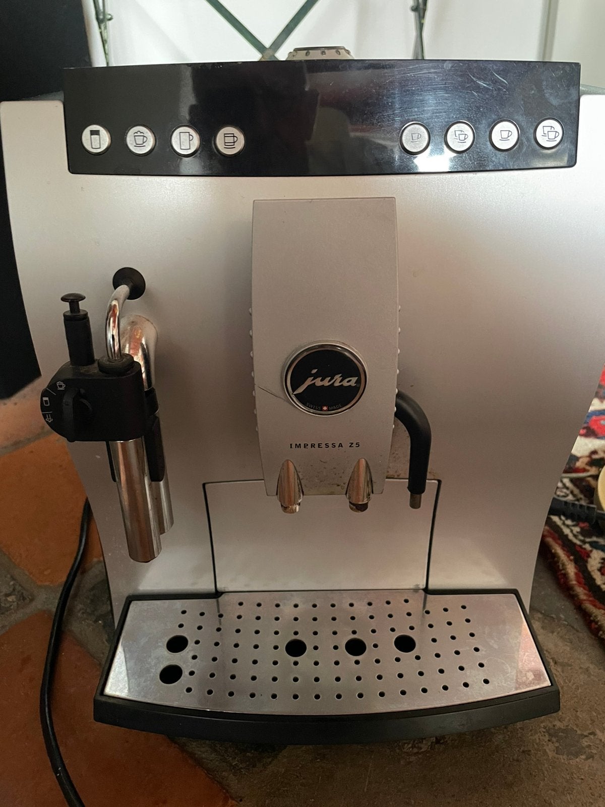 Jura Impressa Z5 Koffiemachine (voor onderdelen?), Witgoed en Apparatuur, Koffiezetapparaten, Ophalen, Afneembaar waterreservoir