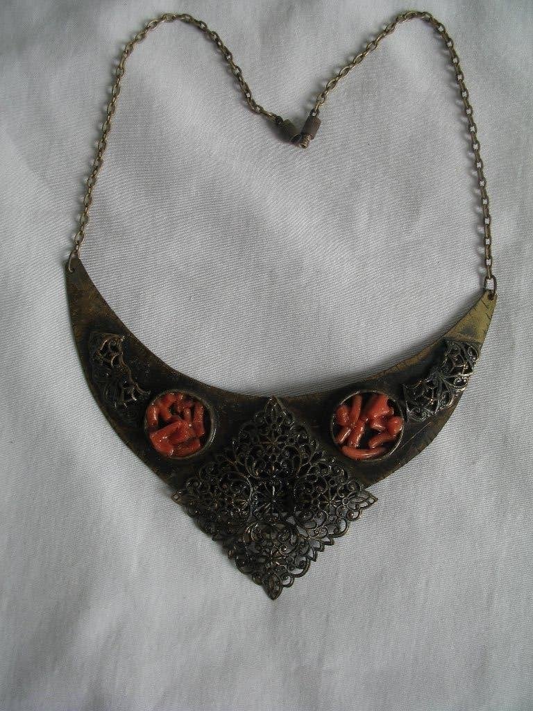 Ketting Tribal Etnisch met Bloedkoraaltjes Zolderopruiming, Ophalen of Verzenden, Overige materialen, Overige typen