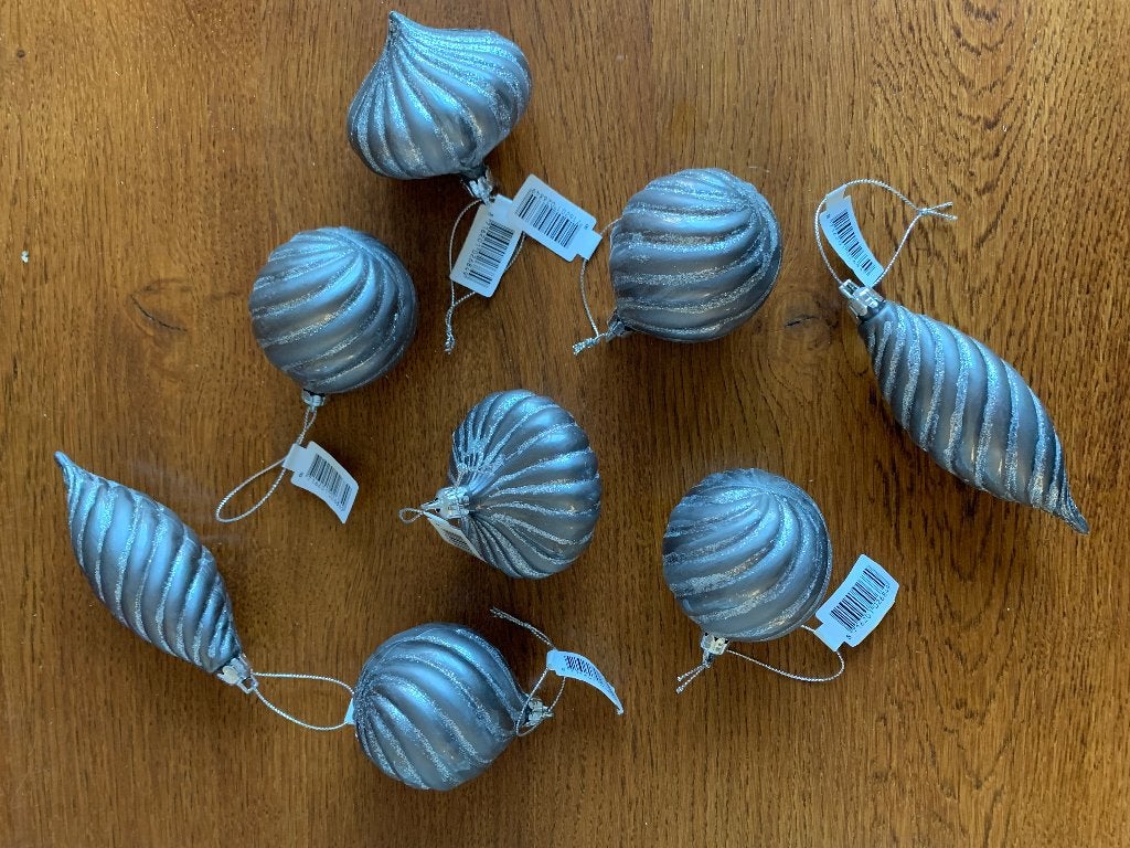 8 Kerstdecoraties Kleur "Grijs/Glitter" Nieuw, Diversen, Ophalen of Verzenden, Nieuw