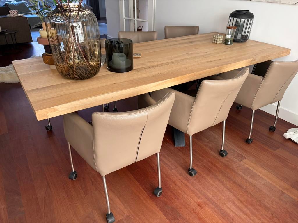Eikenhouten eettafel met 6 lederen stoelen op wielen, Huis en Inrichting, Tafels | Eettafels, Ophalen, Gebruikt, 100 tot 150 cm