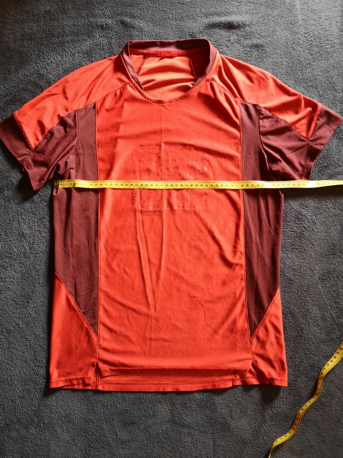 Quechua by Decathlon Sports Training Shirt – Size MQuechua b, Ophalen of Verzenden, Voetbal