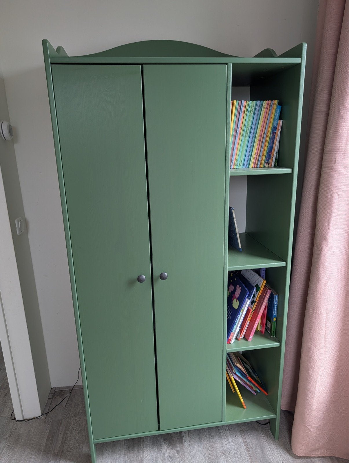 IKEA TROGEN Kledingkast - Groen, Ophalen, Met deur(en), Gebruikt, Kinderkamer, Scandinavisch
