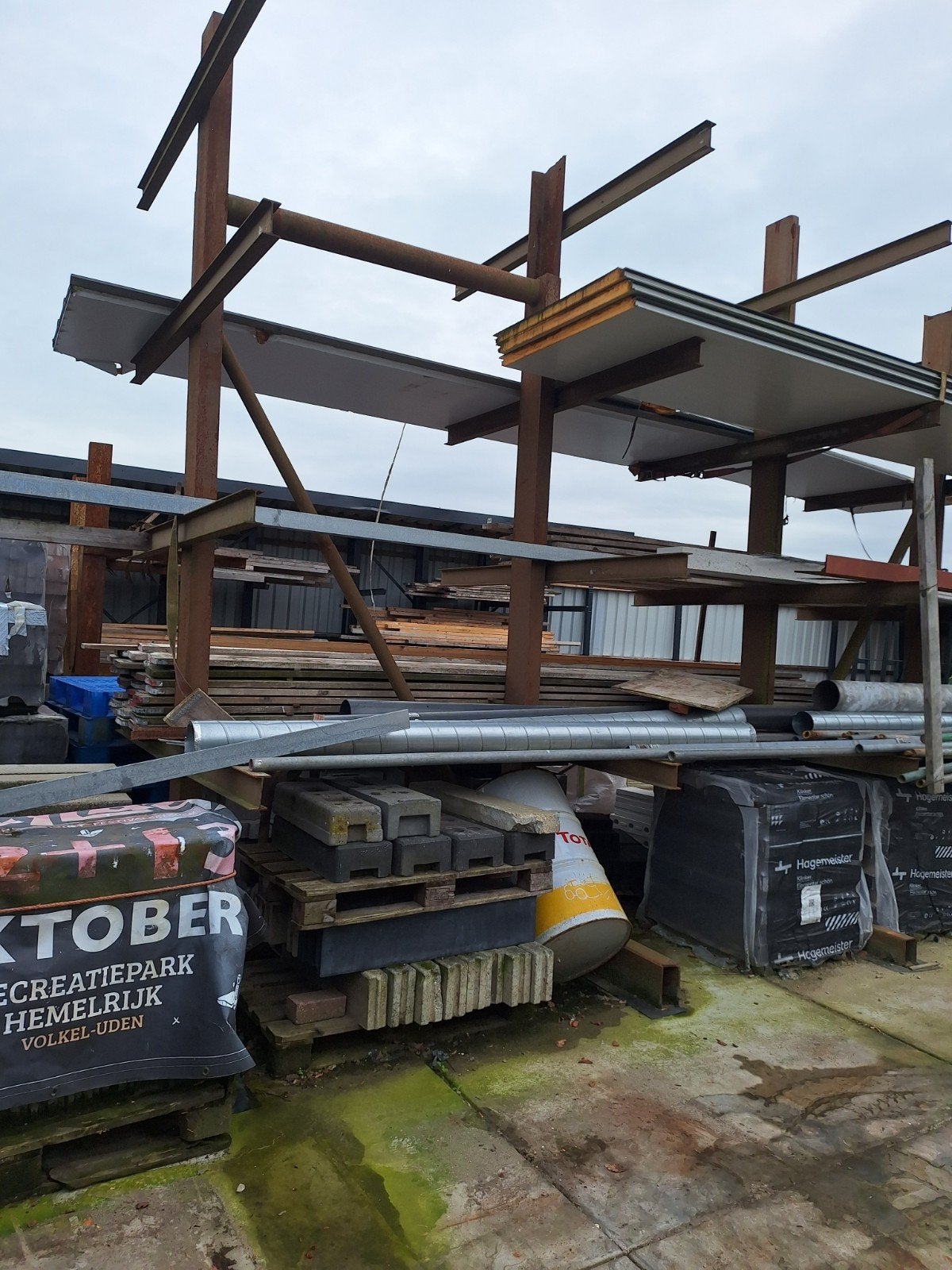 Stalen draagconstructie met platen en diverse materialen, Doe-het-zelf en Verbouw, Ophalen, Gebruikt, IJzer