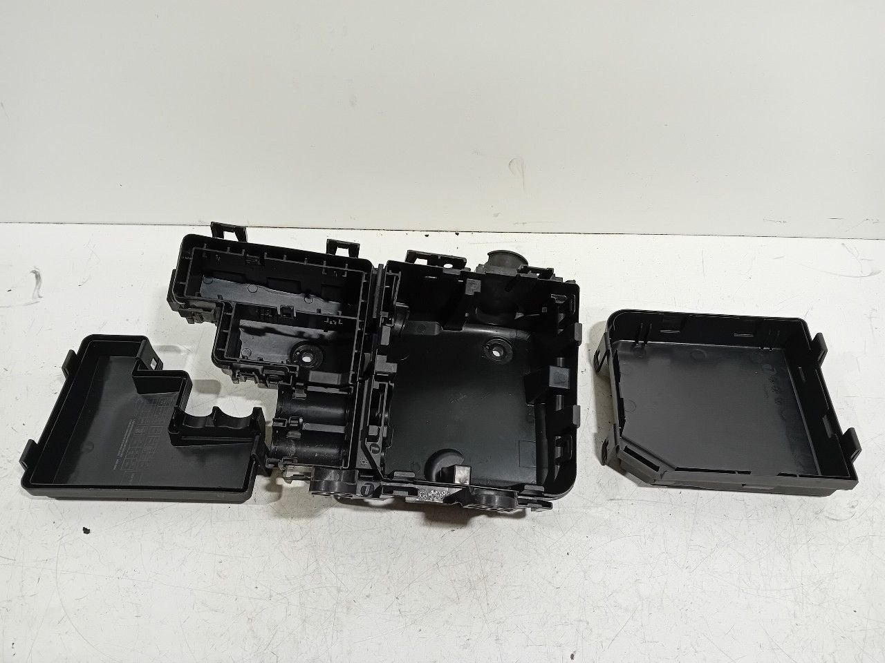 Zekeringkast Renault Kadjar, Onderdelen@venauto.nl, Van der Ven Autorecycling B.V., Gebruikt, Ettenseweg 76, 4706 PB Roosendaal, The Netherlands