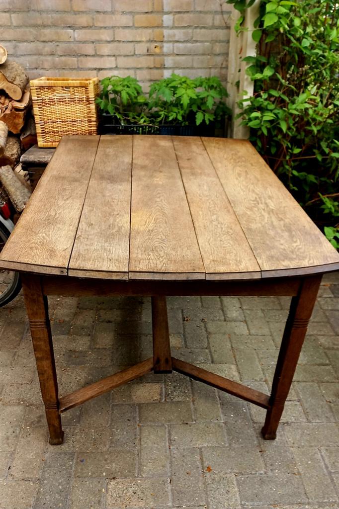 Antiek, robuust eiken tafeltje, Huis en Inrichting, Tafels | Eettafels, Ophalen, Gebruikt, 100 tot 150 cm, 50 tot 100 cm