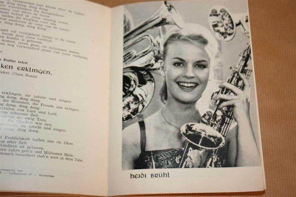Juke-Box-Songs No. 11 — 26 Hits uit 1960, Vintage Boekje, Ophalen of Verzenden, Gelezen, Artiest